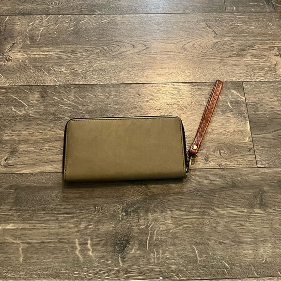 Aeropostale Wallet W/ Wristlet Strap NWOT - Picture 2 of 4